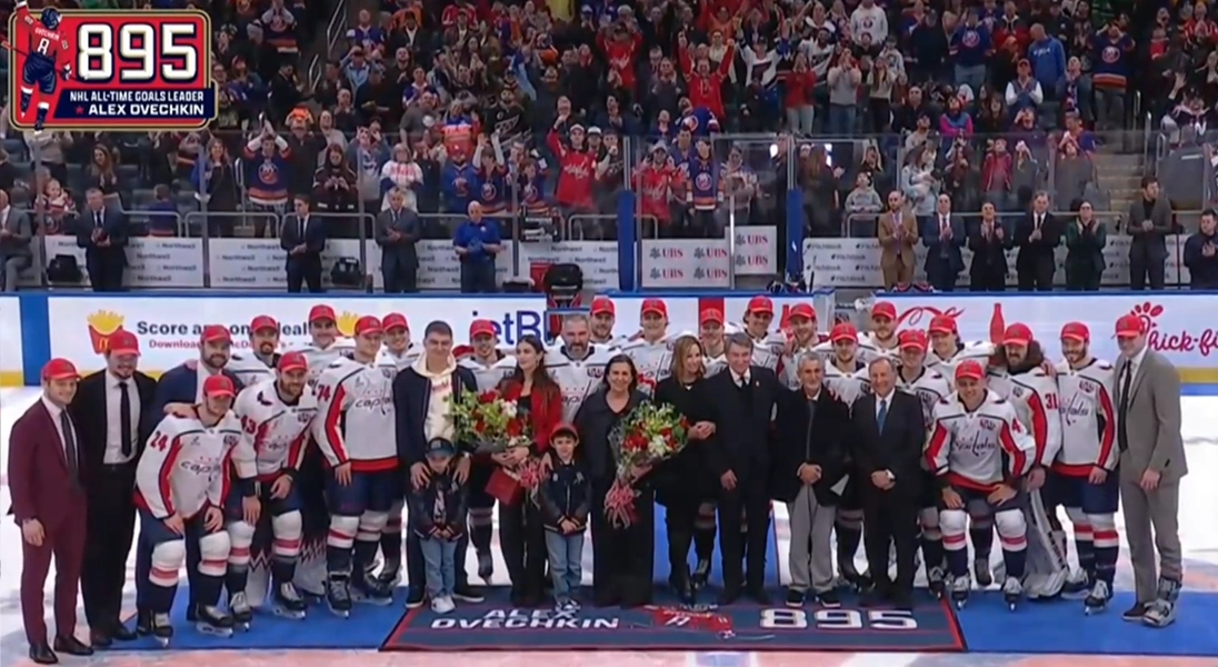 Александр Овечкин забросил 895-ю шайбу в регулярных чемпионатах НХЛ и побил рекорд Уэйна Гретцки, продержавшийся 26 лет!