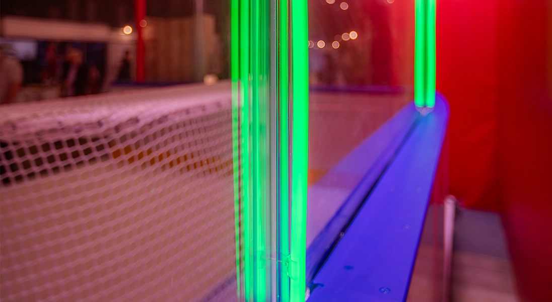 Время первых: компания PROSTOR первой в России представила систему из трёх радиусных LED-бортов!