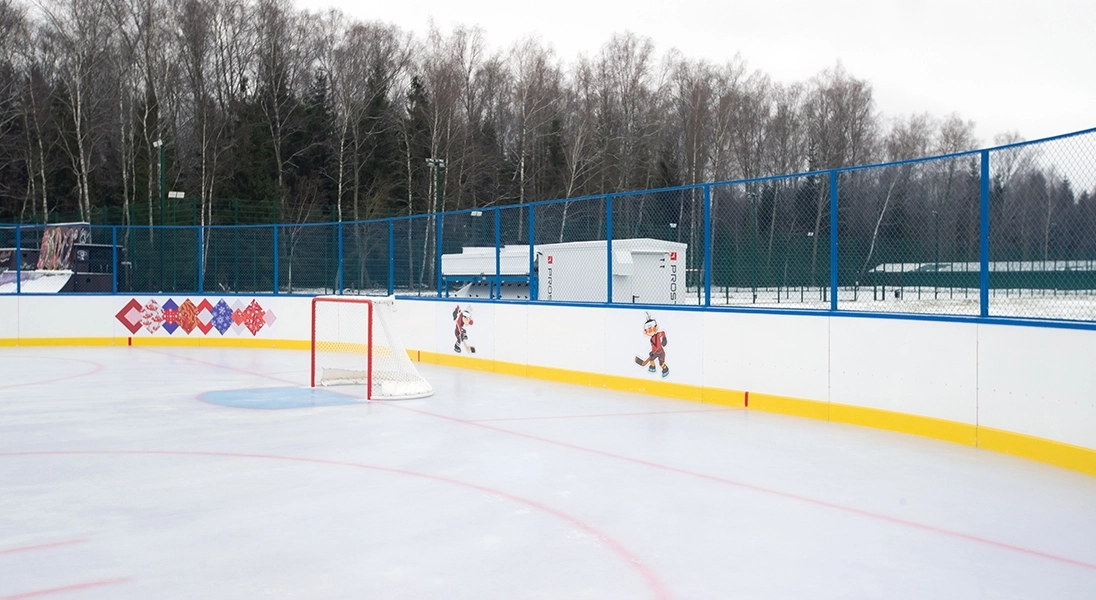 Компания PROSTOR завершила строительство открытого катка в Московской области!