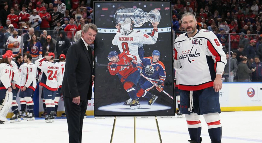 Александр Овечкин забросил 895-ю шайбу в регулярных чемпионатах НХЛ и побил рекорд Уэйна Гретцки, продержавшийся 26 лет!